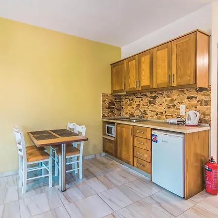 Mirage Arillas C Apartman *